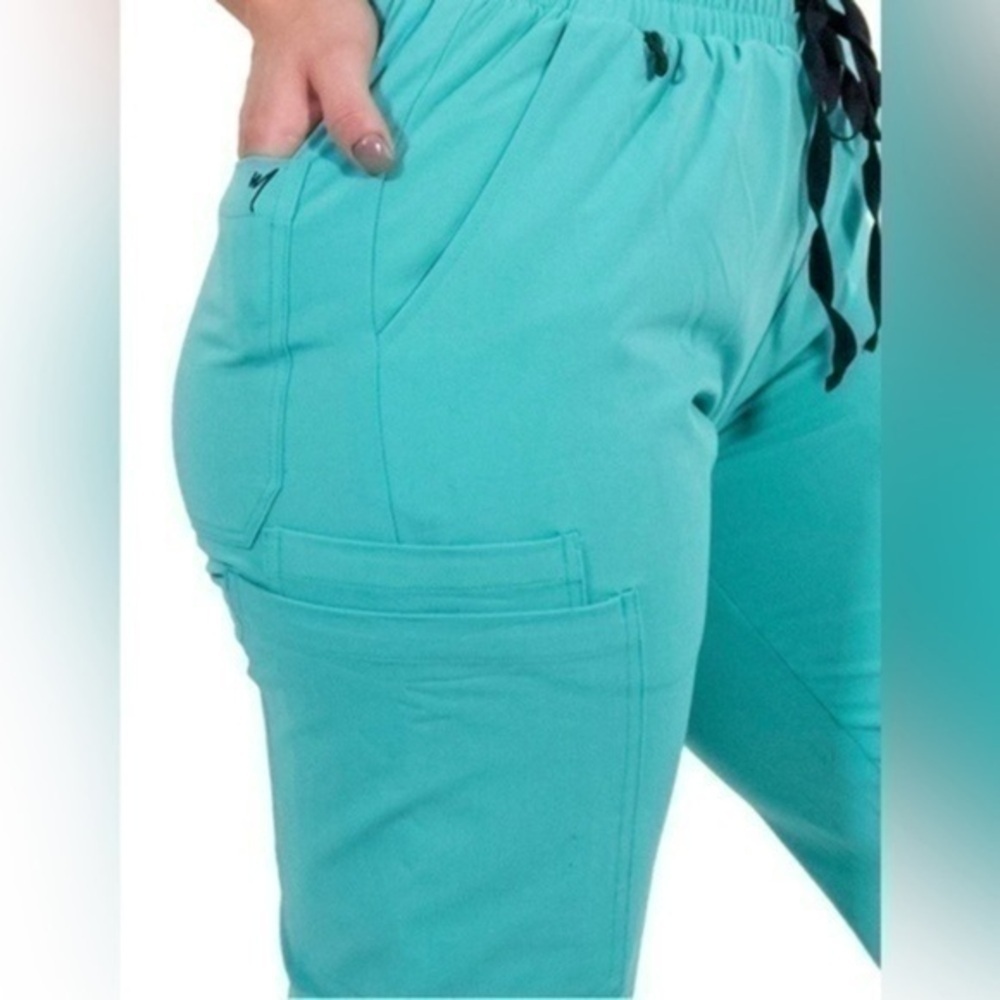 NWOT - MIM (Millennials in Medicine) Women’s Surgical Green Scrub Joggers